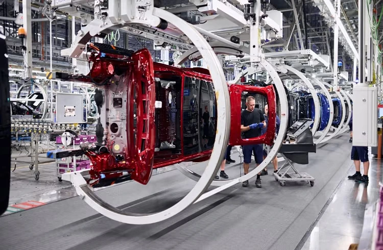 AI and Manufacturing Automation Drives Smarter Factories